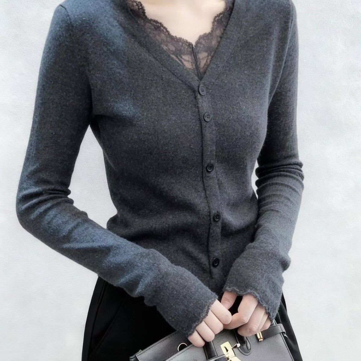 2026春秋新款V领蕾丝针织衫女气质内搭外穿百搭上衣显瘦打底衫【10月12日发完】