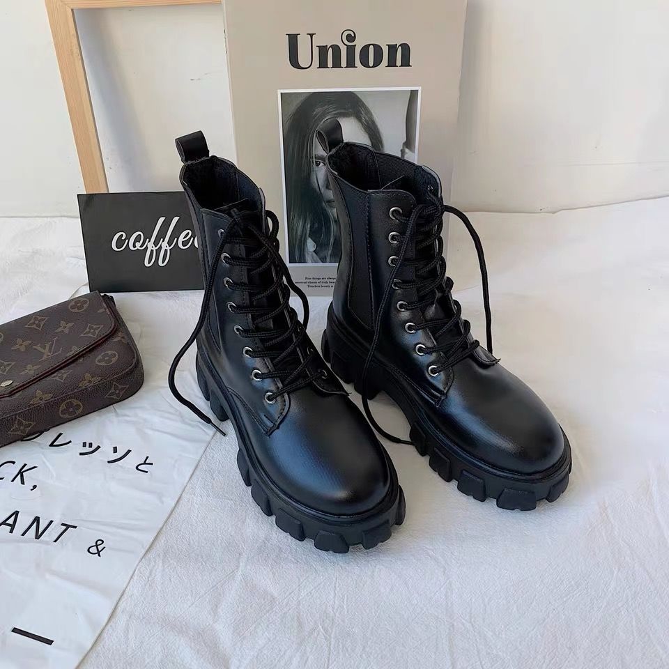 2020 autumn new Korean version versatile thick soled lace up motorcycle boots street shot Martin boots short boots women's fashion shoes
