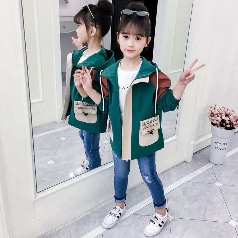 Children's wear girls' Autumn coat 2020 new Korean version of children's and girls' autumn and winter Plush windbreaker trend