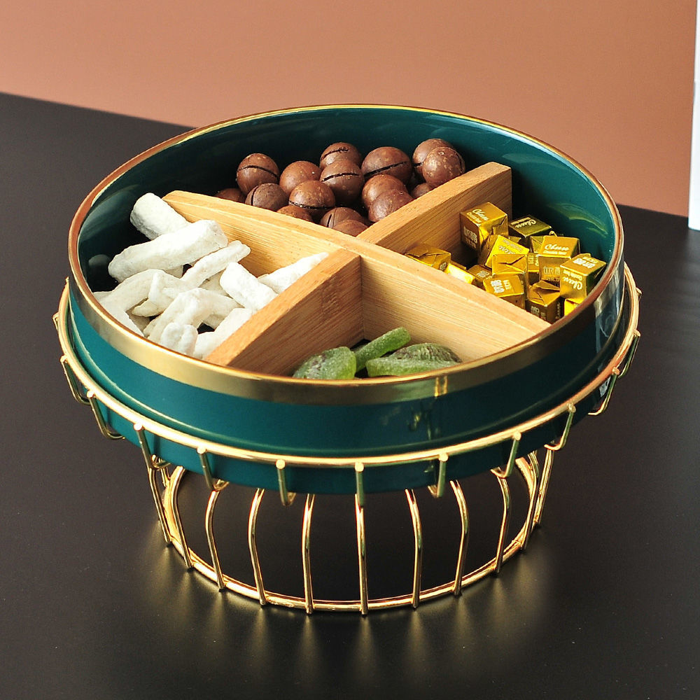 Light luxury creative fruit plate dried fruit plate divided grid with cover Nordic melon seed plate Chinese New Year hospitality candy box tea table decoration
