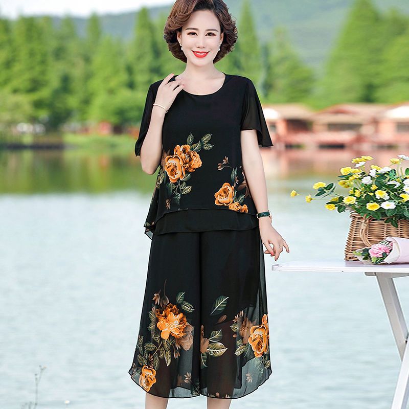 Middle-aged and elderly women's short-sleeved two-piece dress middle-aged mother summer suit 2020 new style small shirt western style top