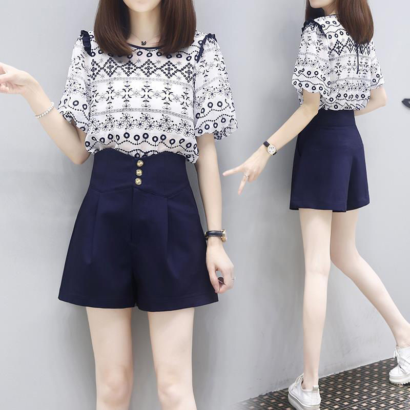 One piece / suit 2020 new summer two piece large women's Short Sleeve Top + fashionable casual Shorts Set