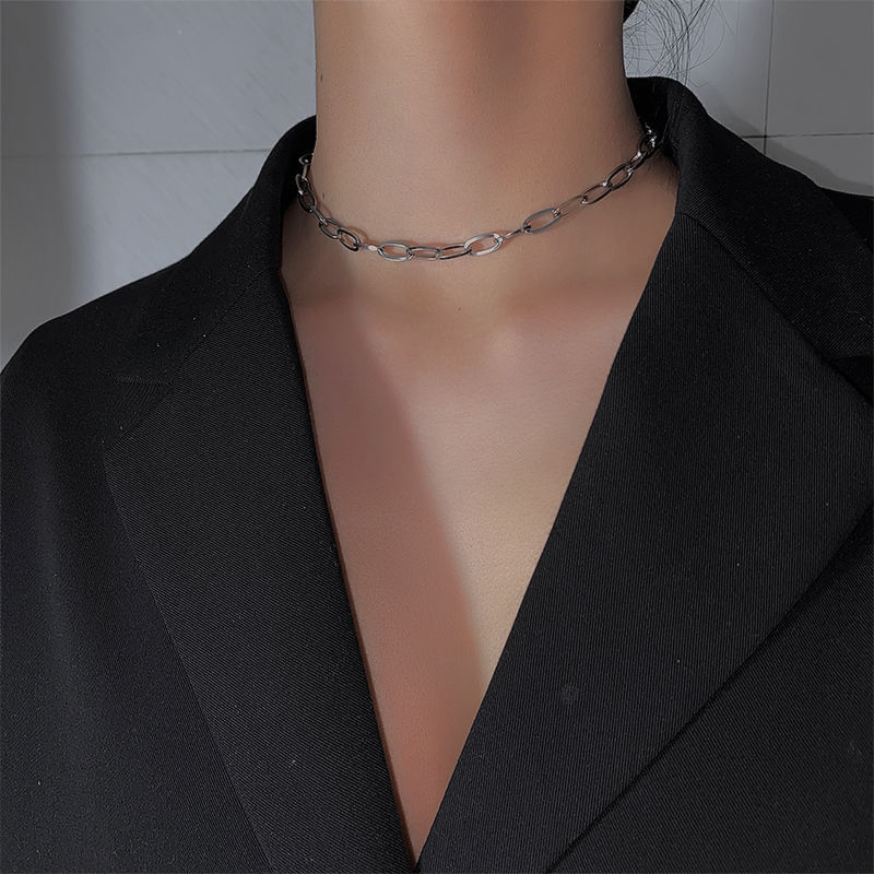 Niche design sense metal necklace female clavicle chain European and American ins cold wind thick chain short neck chain necklace
