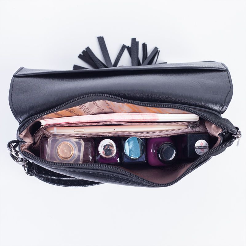 One Shoulder Messenger women's hand holding envelope bag new fashion versatile tassel mother bag small bag small change bag girl