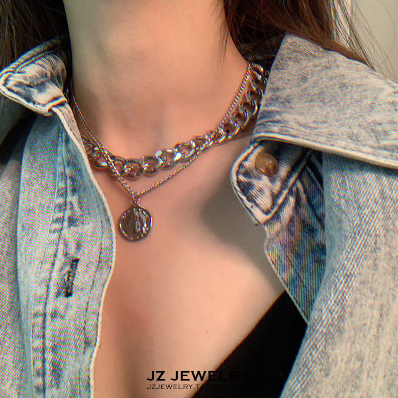 Korean version of sweet and cool hot girl love necklace double-layer wild hip-hop portrait three-dimensional pendant retro cold wind clavicle chain