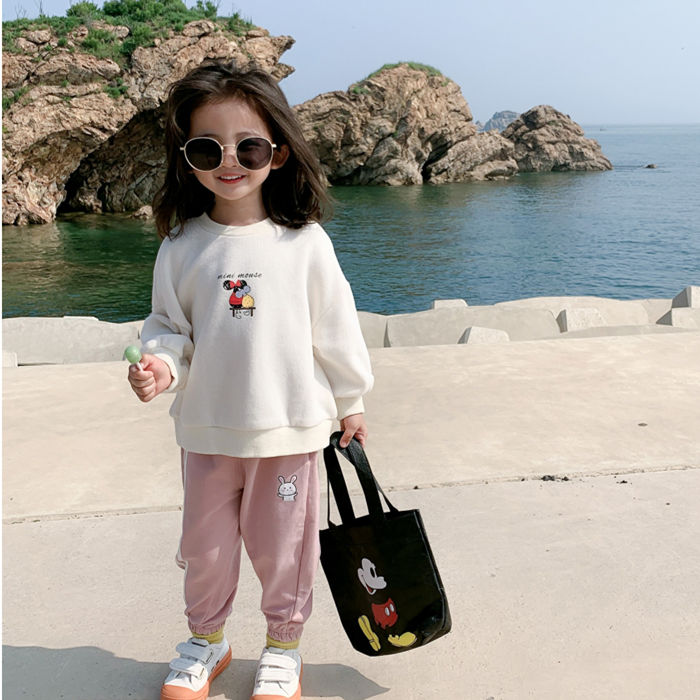 Girls' sweater long sleeve spring and autumn new children's loose cartoon Top Girls' children's foreign style children's fashion