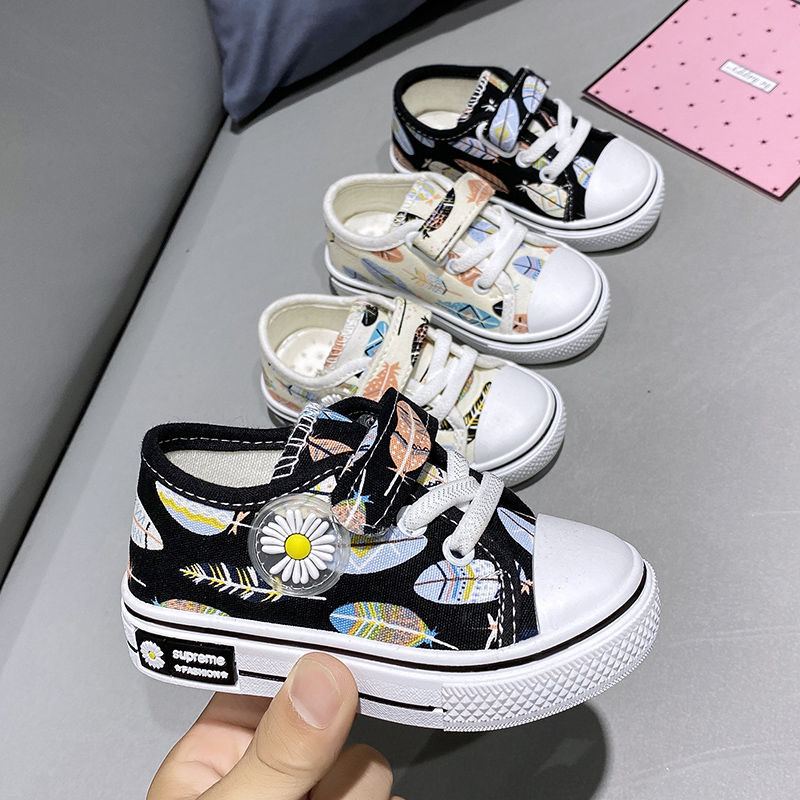 Girls' shoes 2020 new spring and autumn children's canvas shoes men's soft soles and antiskid baby's walking shoes fashion of children's shoes