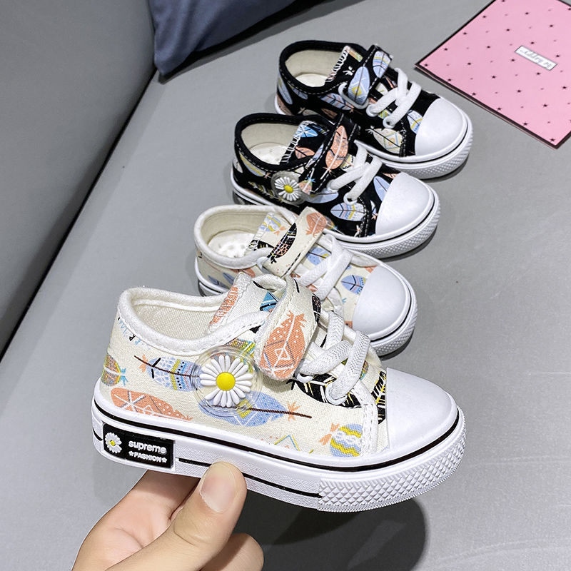 Girls' shoes 2020 new spring and autumn children's canvas shoes men's soft soles and antiskid baby's walking shoes fashion of children's shoes