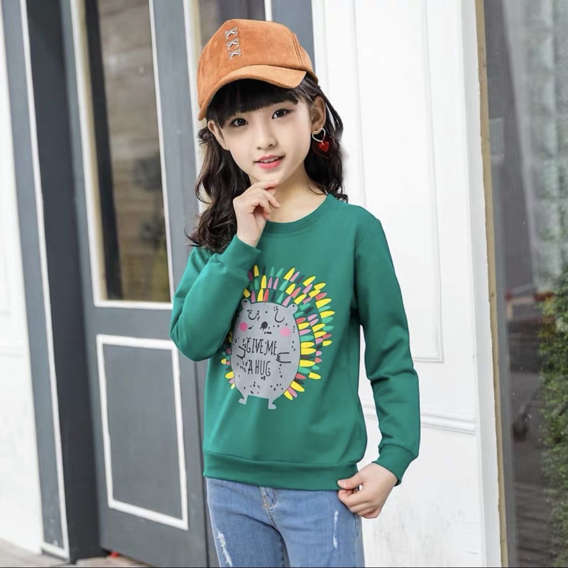 Girls' Plush sweater children's thickened women's new top autumn and winter warm large, medium and small bottoming shirt foreign style long sleeves