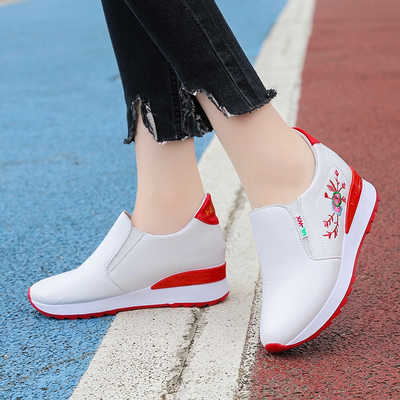 Inner height sports shoes women autumn 2020 new Korean versatile casual small white shoes women's single shoes square dancing shoes women
