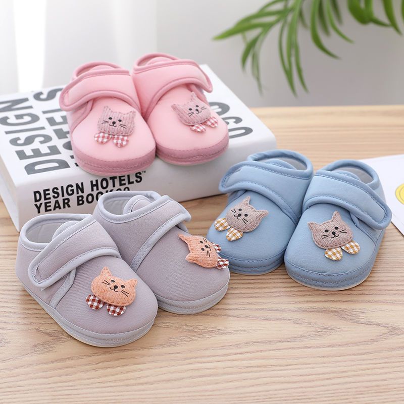 Autumn shoes for boys and girls antiskid soft soled walking shoes 0-1 year old baby cloth shoes with tendon soles