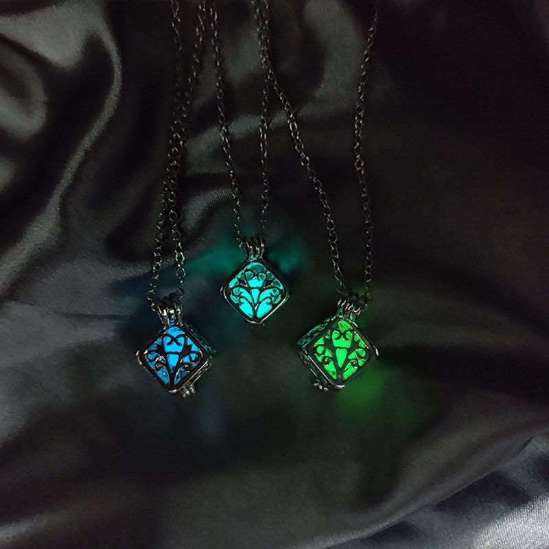 Luminous tree of life night light floor empty men and women couple necklaces fashion brand hip hop creative personality ins Japanese and Korean style