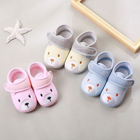 Autumn shoes for boys and girls antiskid soft soled walking shoes 0-1 year old baby cloth shoes with tendon soles