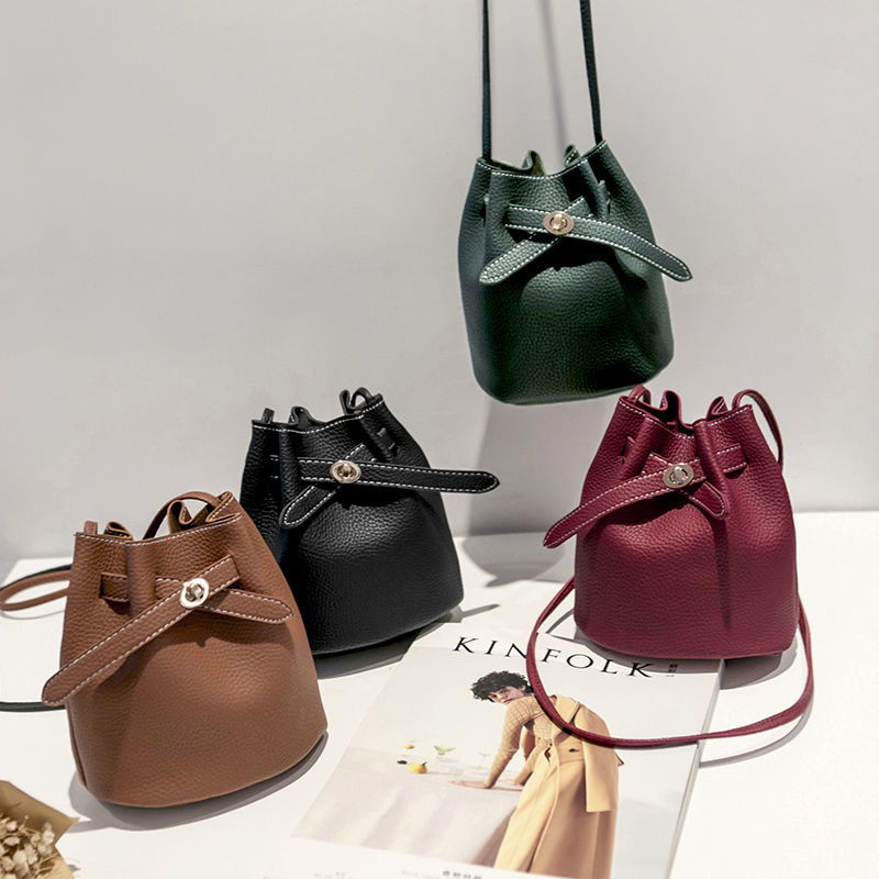 2020 new simple egg shaped bucket bag with wide lock lock and small bag