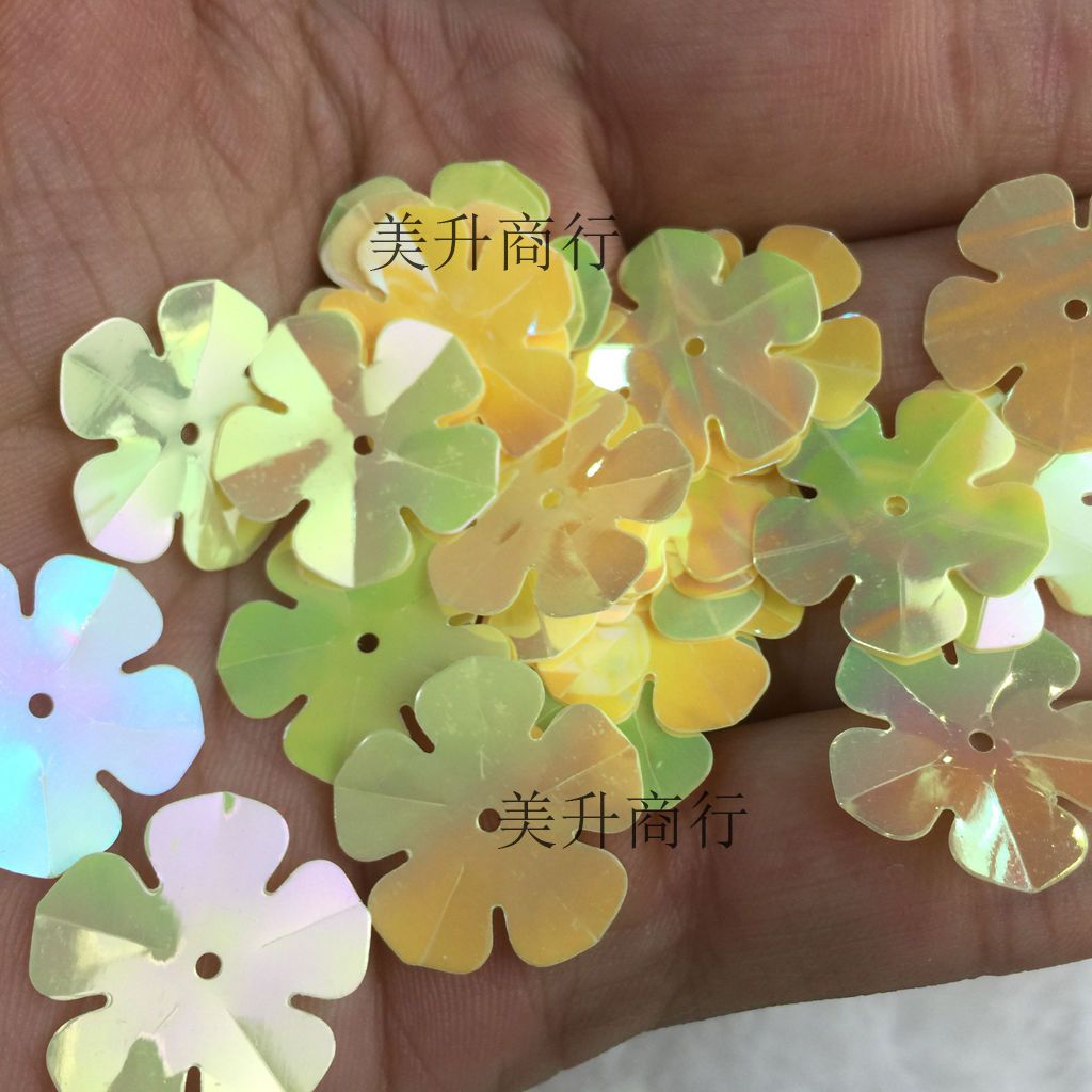 13mmmm梅花镭射片diy幼儿手工耳环亮片演出服装装饰小花朵亮片 虎窝拼