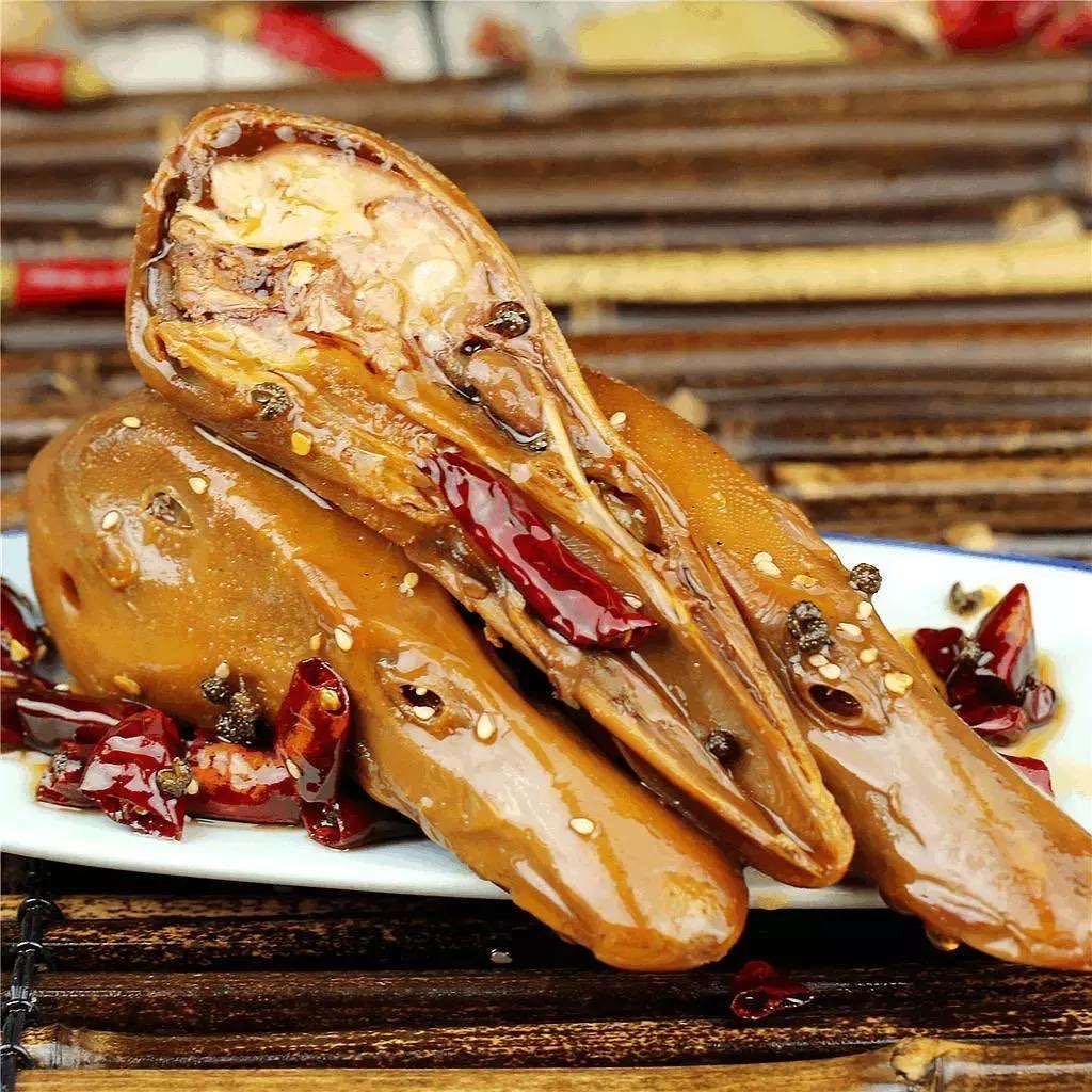 新鲜鸭肉生鲜鸭头冷冻鸭下巴麻辣鸭舌香辣干锅卤货麻辣零食