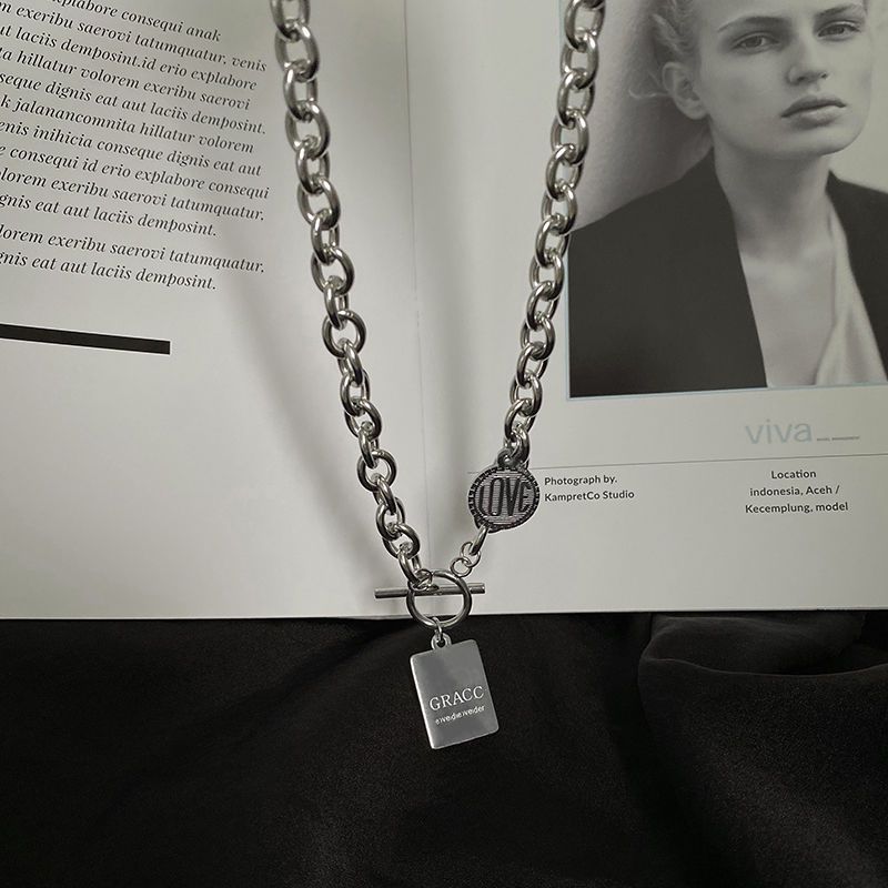 European and American hip-hop tag necklace for men and women tide cold wind net red clavicle chain ins ring buckle necklace titanium steel does not fade