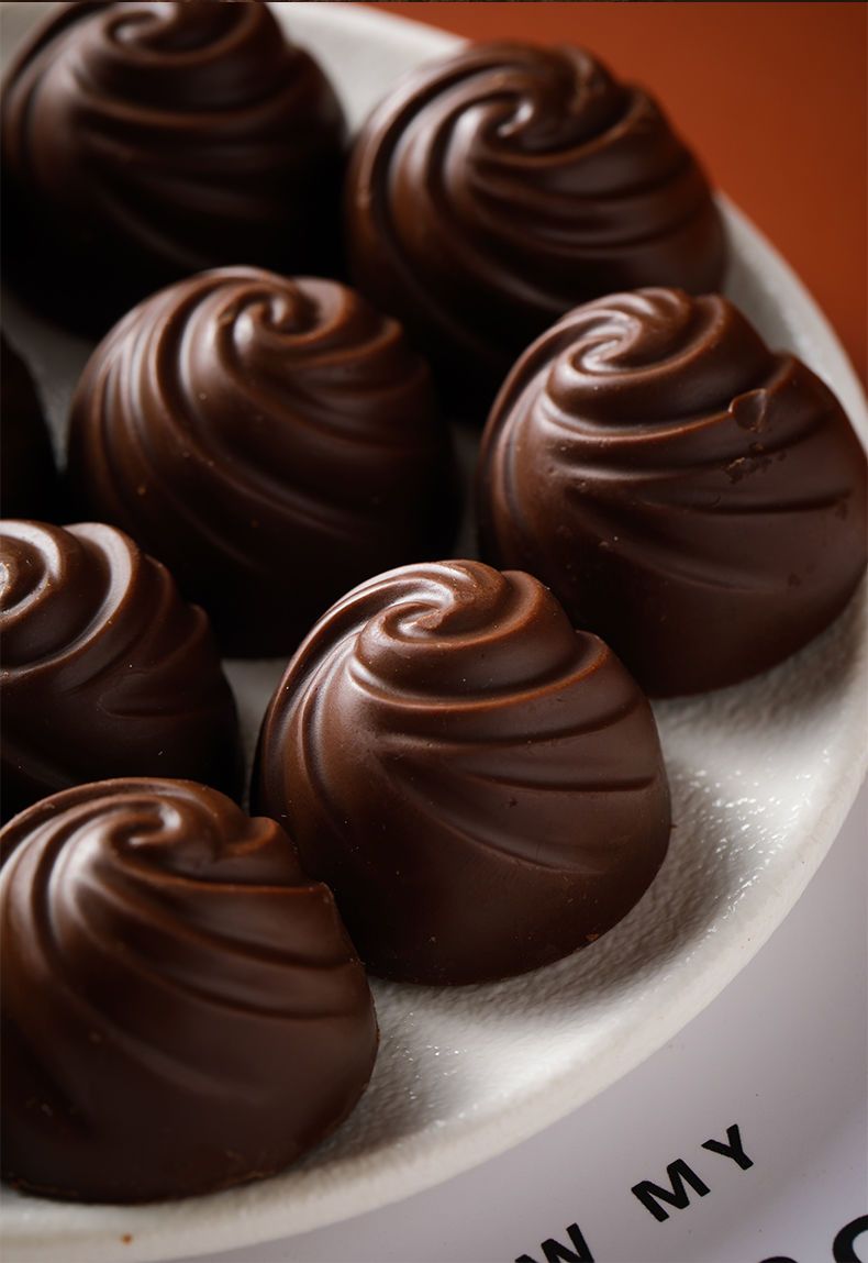 巧克力黑白夹心巧克力糖果零食批发年货大礼包婚庆喜糖果结婚礼