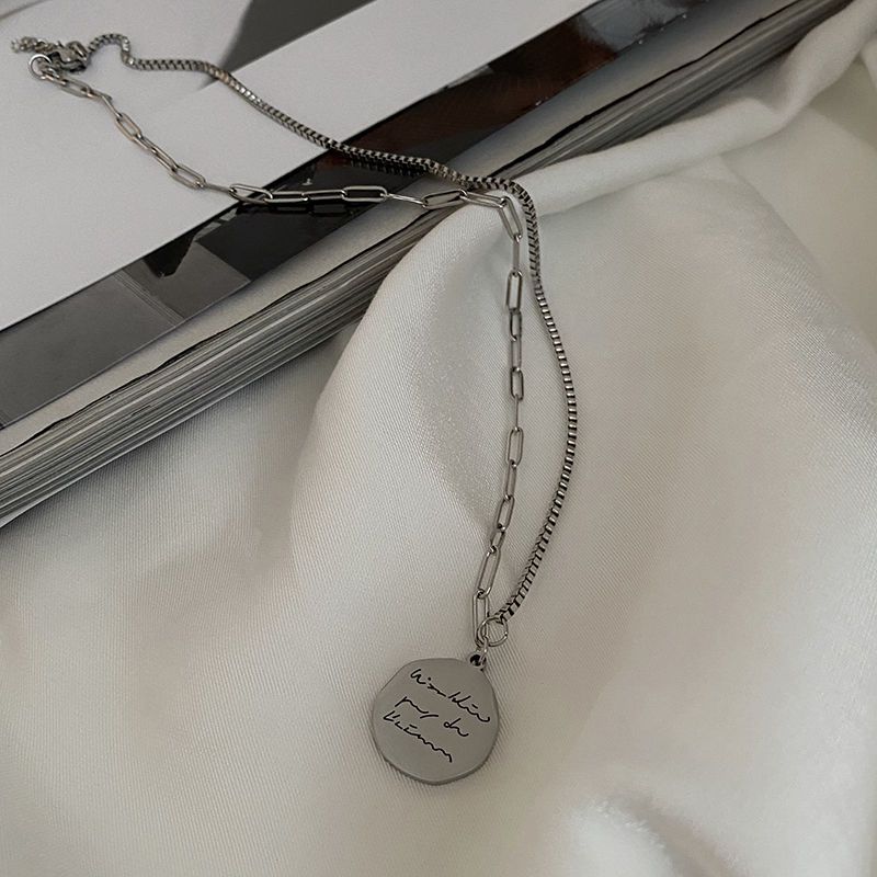 Niche design letter round card pendant necklace female ins clavicle chain simple cold wind hip-hop chain accessories
