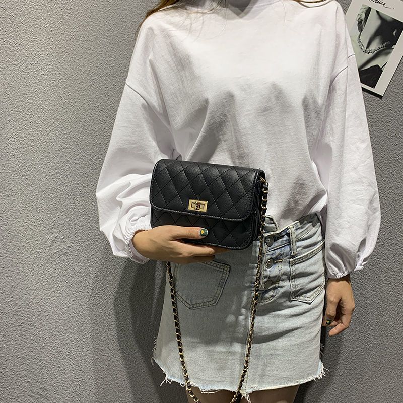 Xiaoxiangfeng Lingge chain bag female 2020 new fashion versatile messenger bag chic Mini Korean small bag student