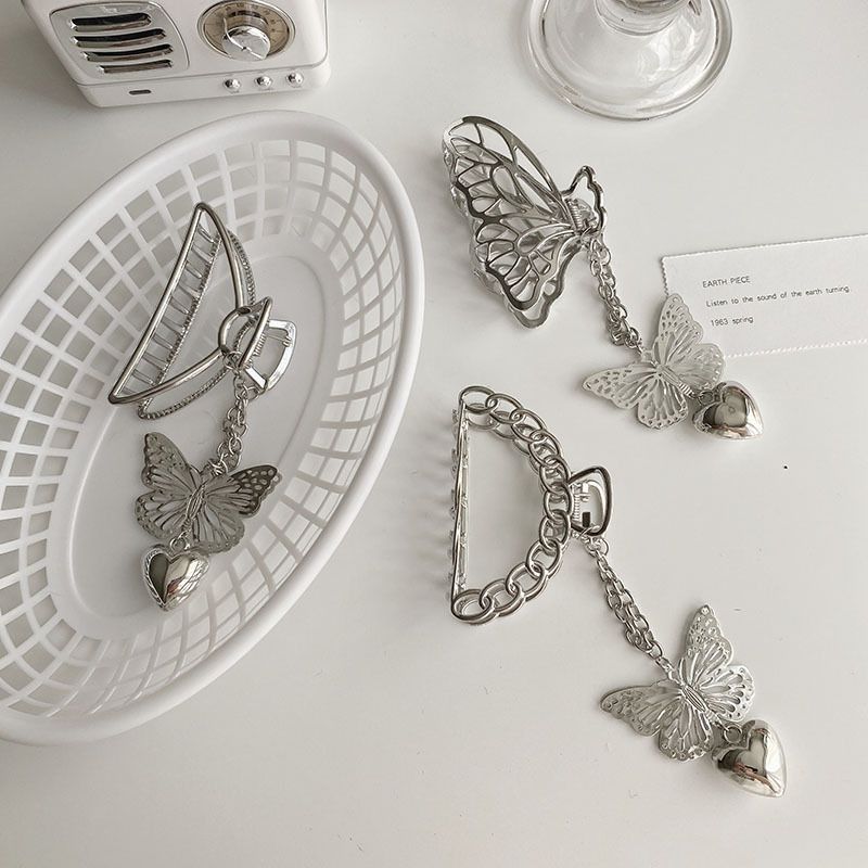 Sweet butterfly tiktok, metal chain, solid pendant, back brain, INS, hair clips, hair clips.