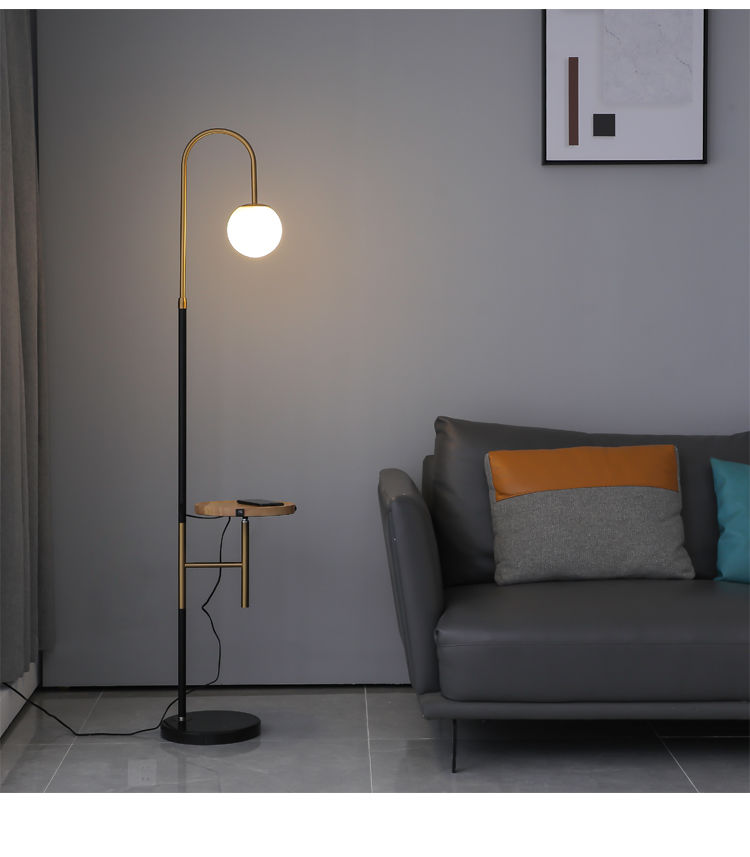 北欧风卧室客厅落地灯创意简约USB无线充沙发茶几床头柜一体台灯