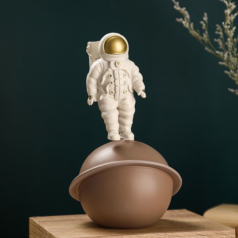 Nordic home creative astronauts decorate porch, living room ornaments, tabletop decoration, wine cabinet, spaceman resin