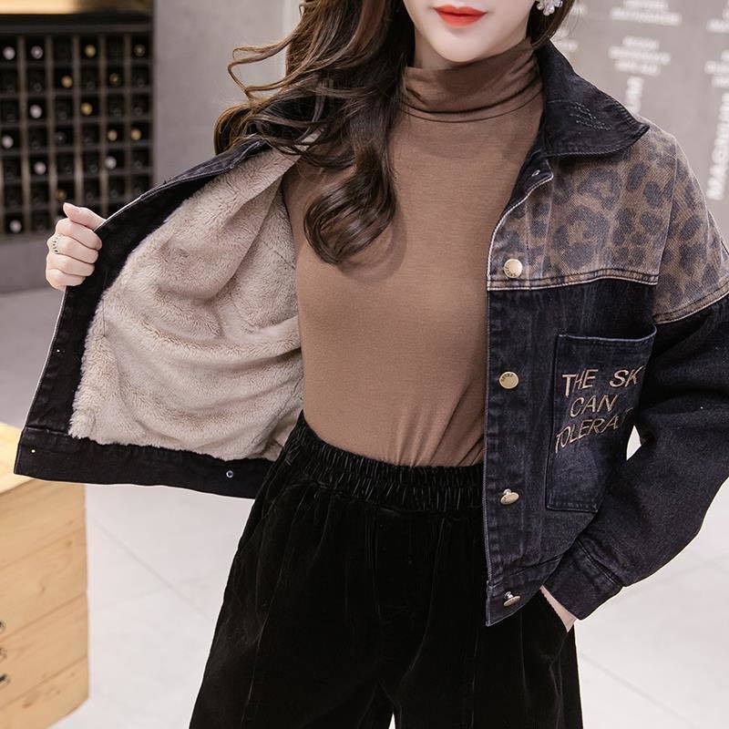 Denim coat women's fall / winter 2020 new style Plush thickened short coat simple letter embroidery top fashion