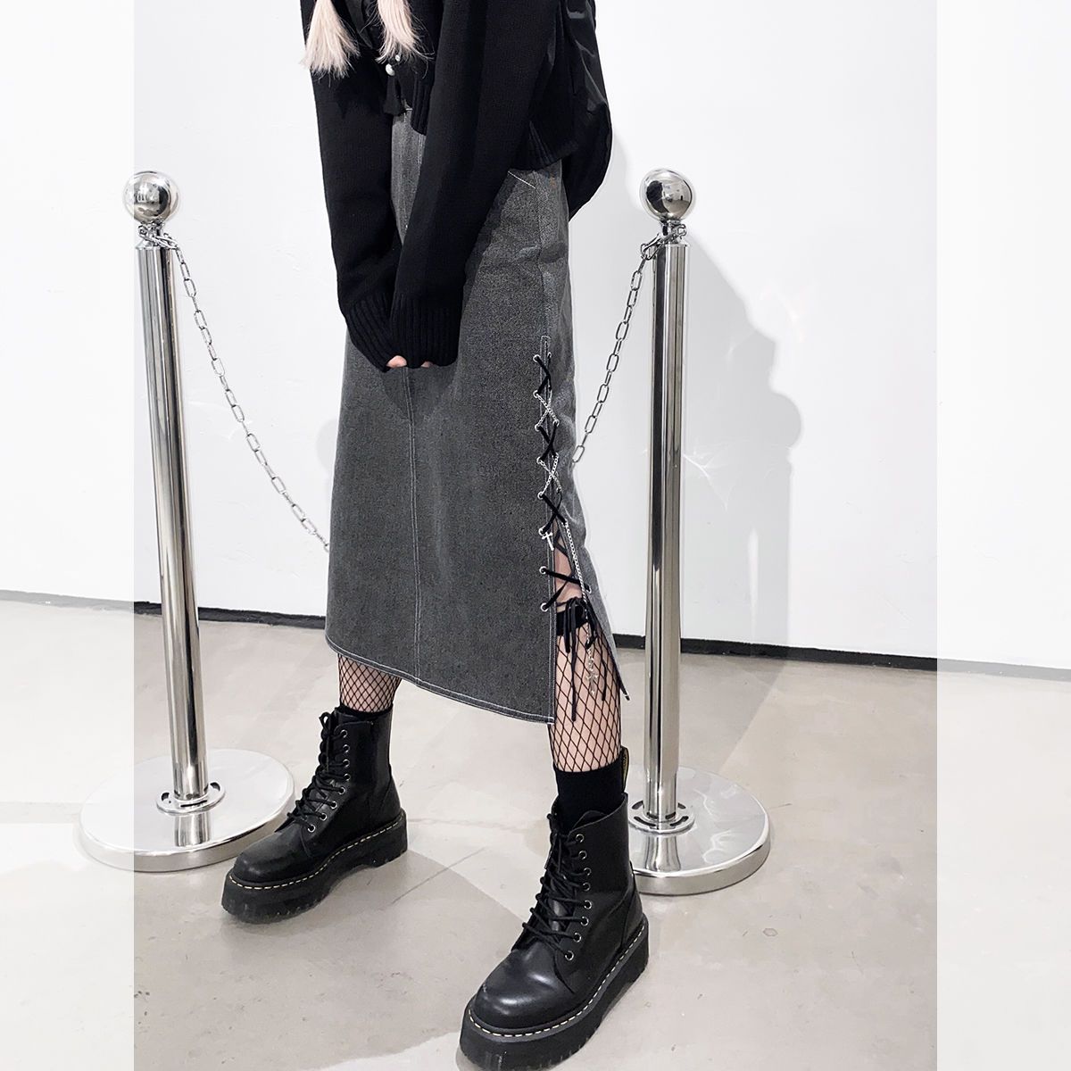 Retro design slit skirt women's mid-length autumn new Korean style versatile high-waisted denim skirt with arm skirt