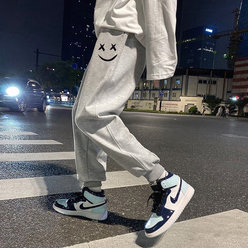 Fleece and thickened sports pants men's loose leg pants casual trousers Korean version of the trend 1/2 pants autumn and winter tide