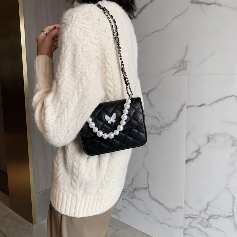 Last New Autumn Popular Texture Pearl Handheld Skew Straddle Small Bag for Women 2021 New Fashionable Style Lingge Bag