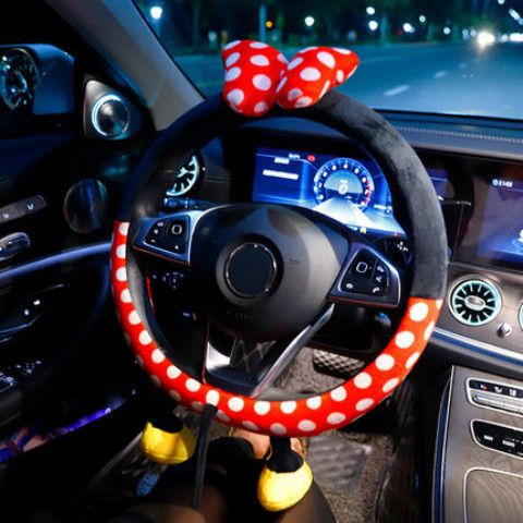 New plush steering wheel cover cartoon warm lovely anti autumn and winter short plush handle cover women's all model universal