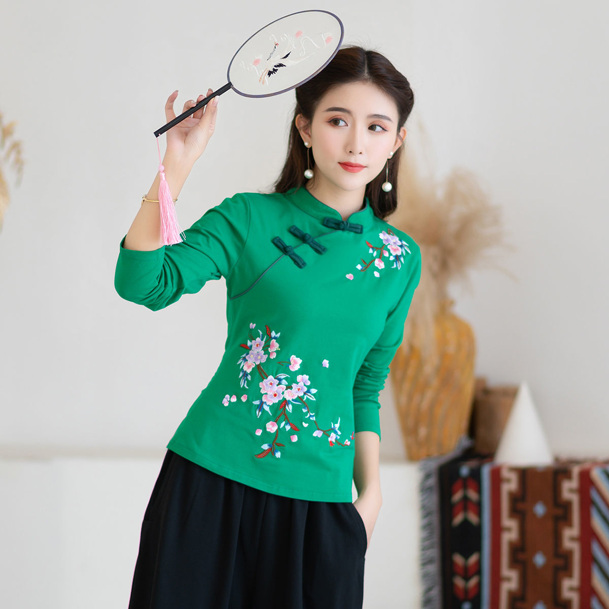 Autumn and winter new ethnic style embroidery button small stand collar long-sleeved t-shirt Chinese style embroidery slim large size bottoming shirt