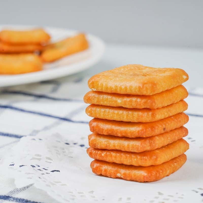 美斯敦小小饼坚果膨化饼干松子核桃味240g办公室小孩零食含坚果粉