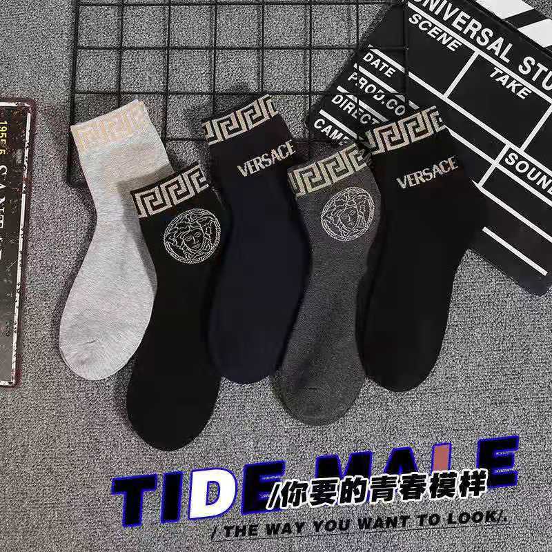 Sock men's Korean version mid tube autumn and winter personality fashion leisure long tube men's business socks student versatile sports