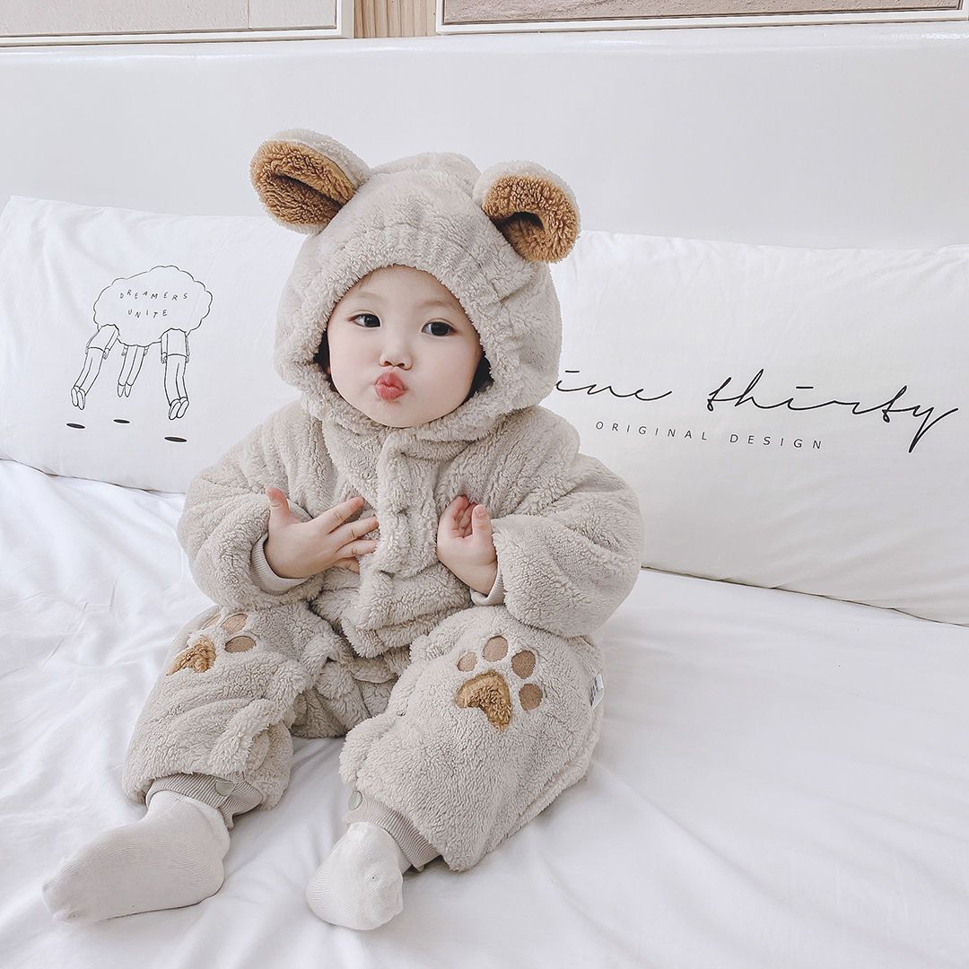 Newborn baby clothes jumpsuit autumn and winter crawling clothes net red thickened warm male and female baby going out hugging winter clothing season