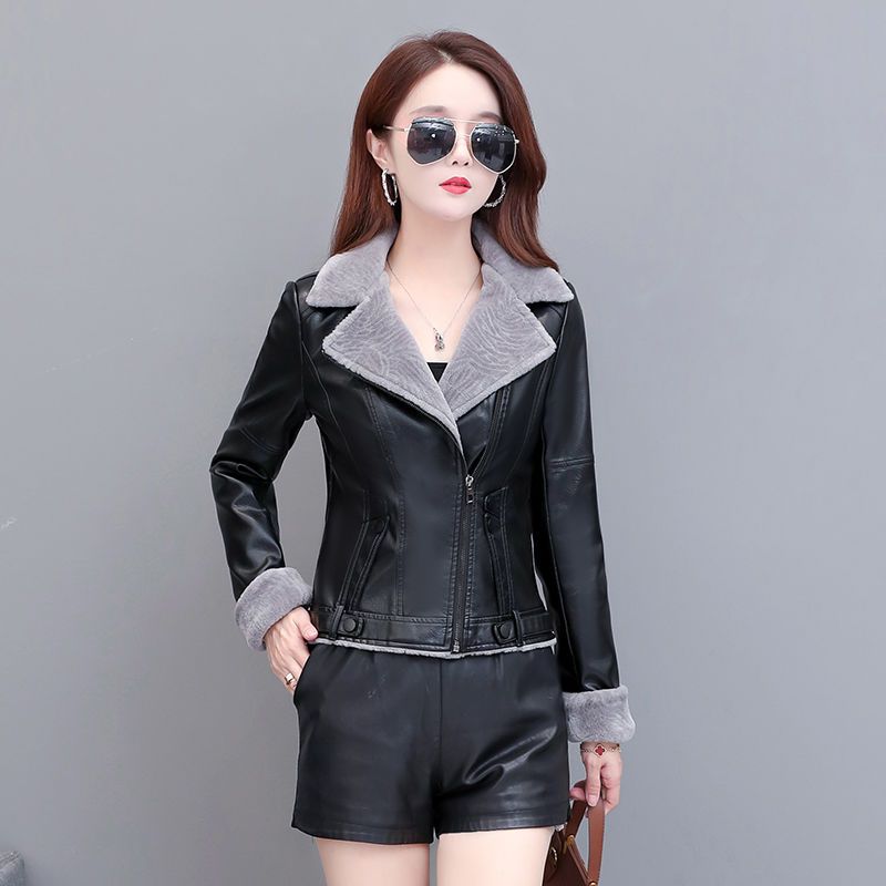 Haining women's short leather jacket  autumn and winter new style plus velvet and thickened fur all-in-one slim slimming western style jacket