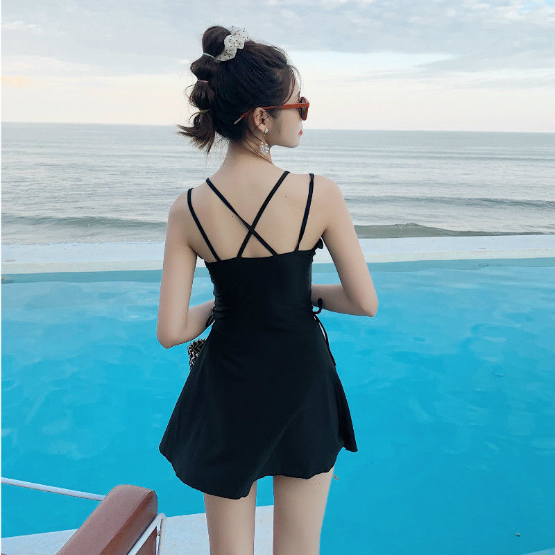 Korean les swimsuit women's new large size hot spring slim conservative cover belly sexy ins one-piece student swimsuit women