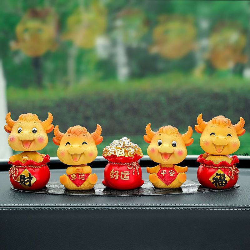 创意摇头牛汽车摆件新款牛年吉祥物装饰品车内载网红抖音香薰