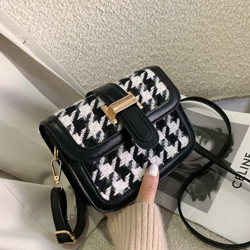 上新秋冬高級感洋氣小包包女2021新款百搭港風質感單肩斜挎馬鞍包