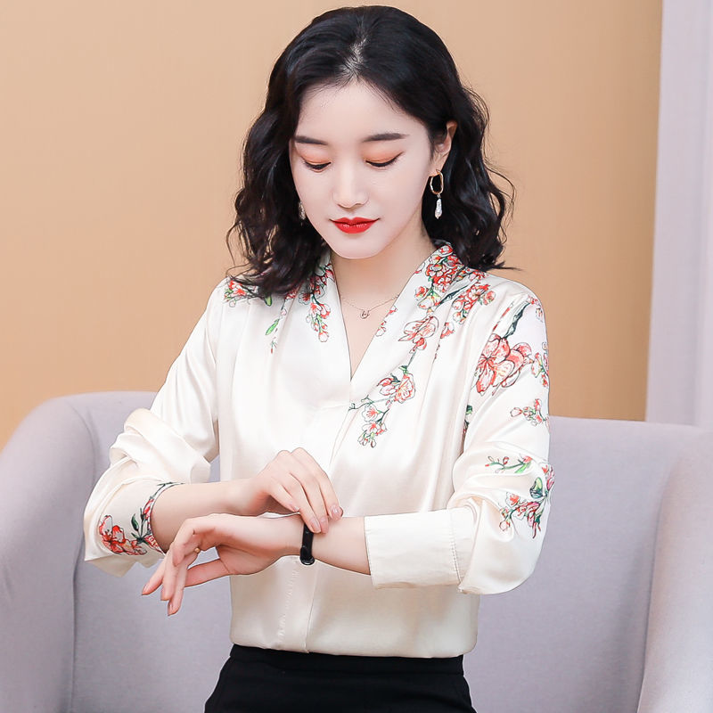 歐貨真品絲感襯衫2021春季新款V領時尚洋氣小衫抗皺印花緞面上衣