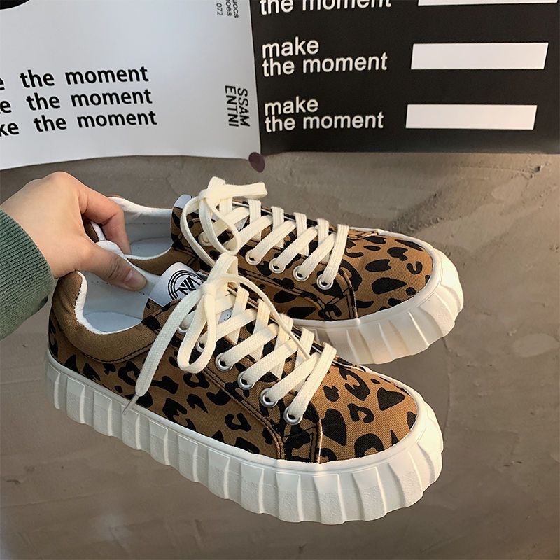 Leopard pattern biscuit shoes cute big head canvas shoes  new spring Korean fashion versatile shoes