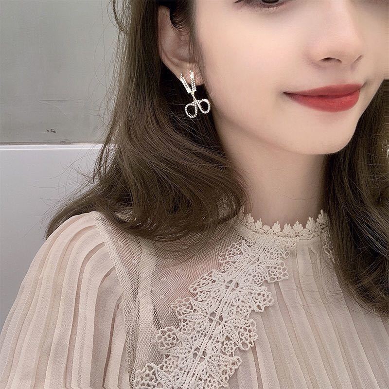 South Korea's new full diamond scissors earrings super flash niche design earrings net red same style temperament versatile trendy earrings women