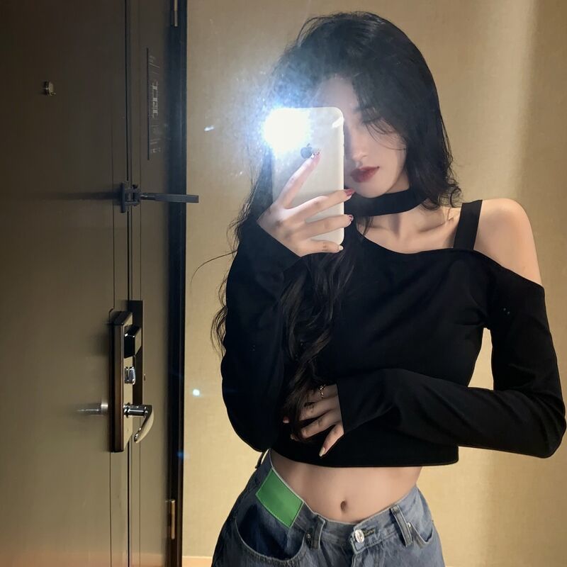 Design sense black strapless halter neck t-shirt women's spring and autumn tight-fitting long-sleeved bottoming shirt sexy high-waist short top