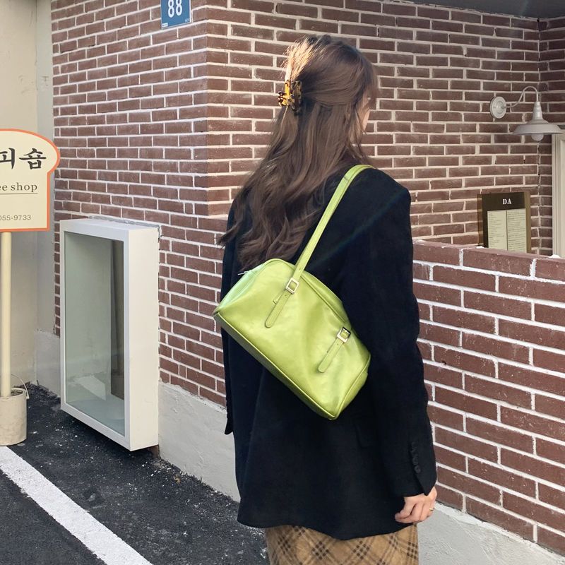 早春綠色油蠟皮單肩包小眾腋下包韓國ins包包2020新款百搭女包