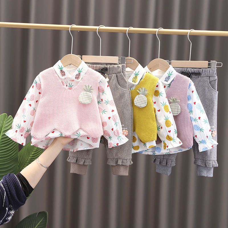 女寶寶秋裝套裝1嬰兒童裝2女童洋氣毛衣馬甲三件套小童衣服3歲潮