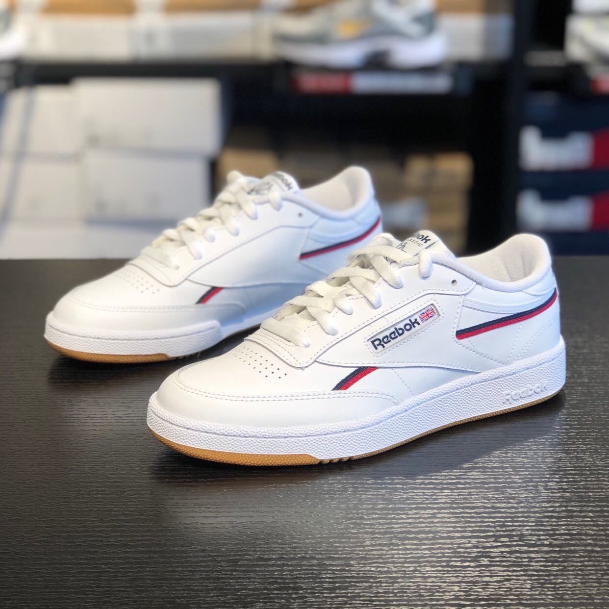 锐步reebok男子经典款皮面低帮复古百搭休闲运动板鞋fw4299