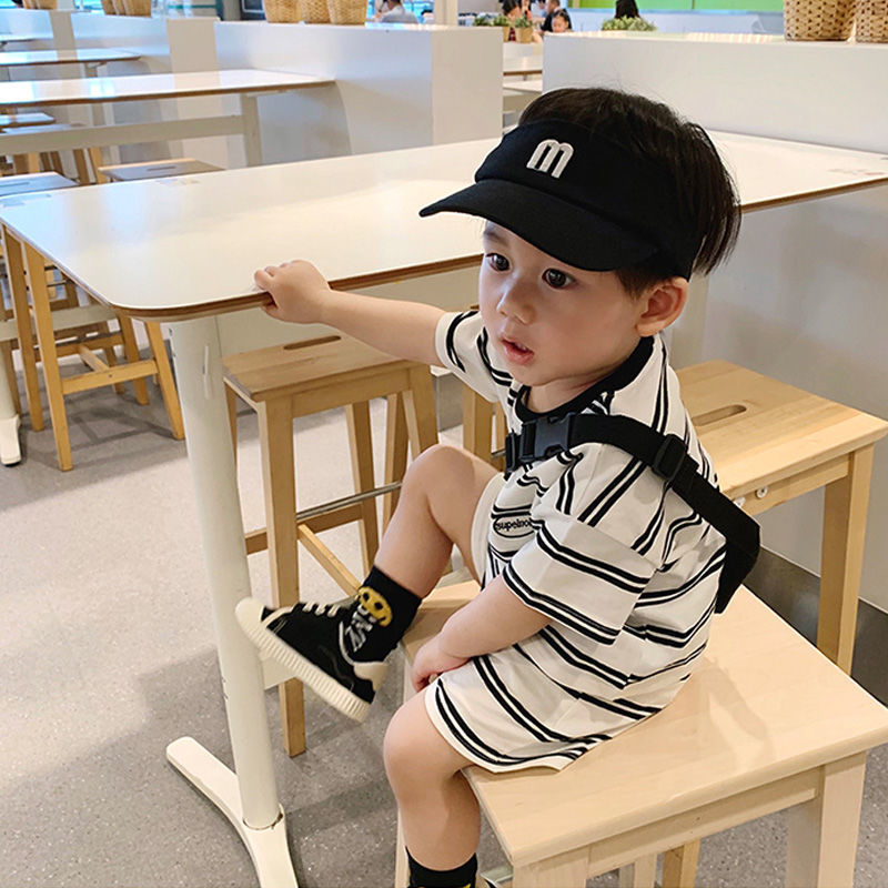 Boys' summer suit, baby boy's handsome striped sports two-piece set, small children's clothing, children's short-sleeved shorts, summer trend