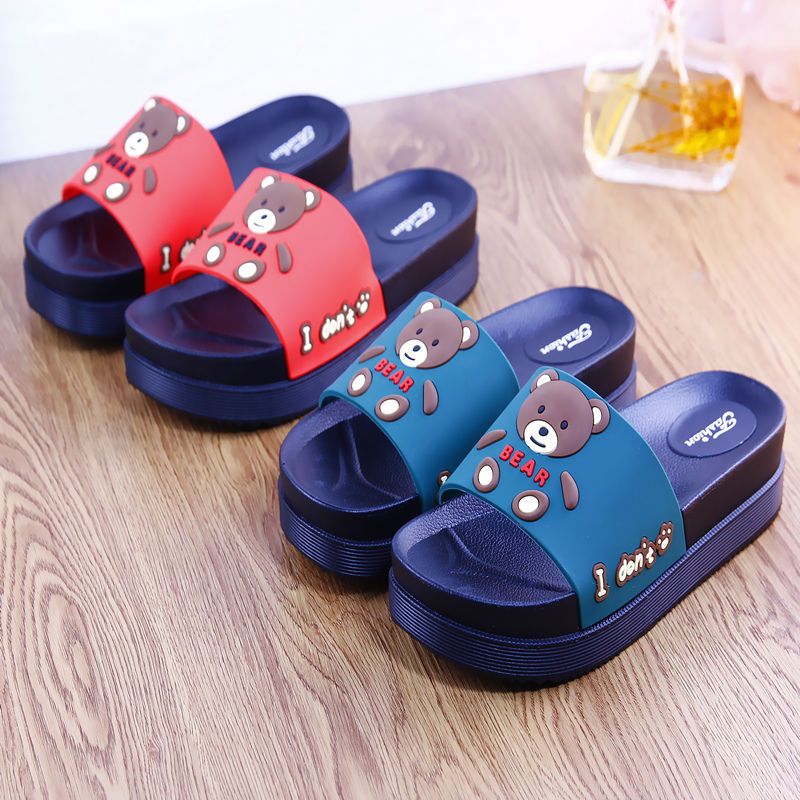 Korean version of cute female sandals and slippers summer hugging bear non-slip outerwear beach bathing home small platform sandals