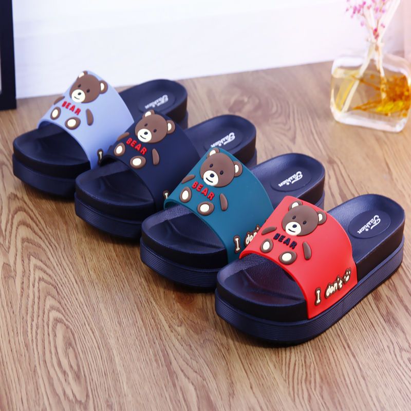 Korean version of cute female sandals and slippers summer hugging bear non-slip outerwear beach bathing home small platform sandals